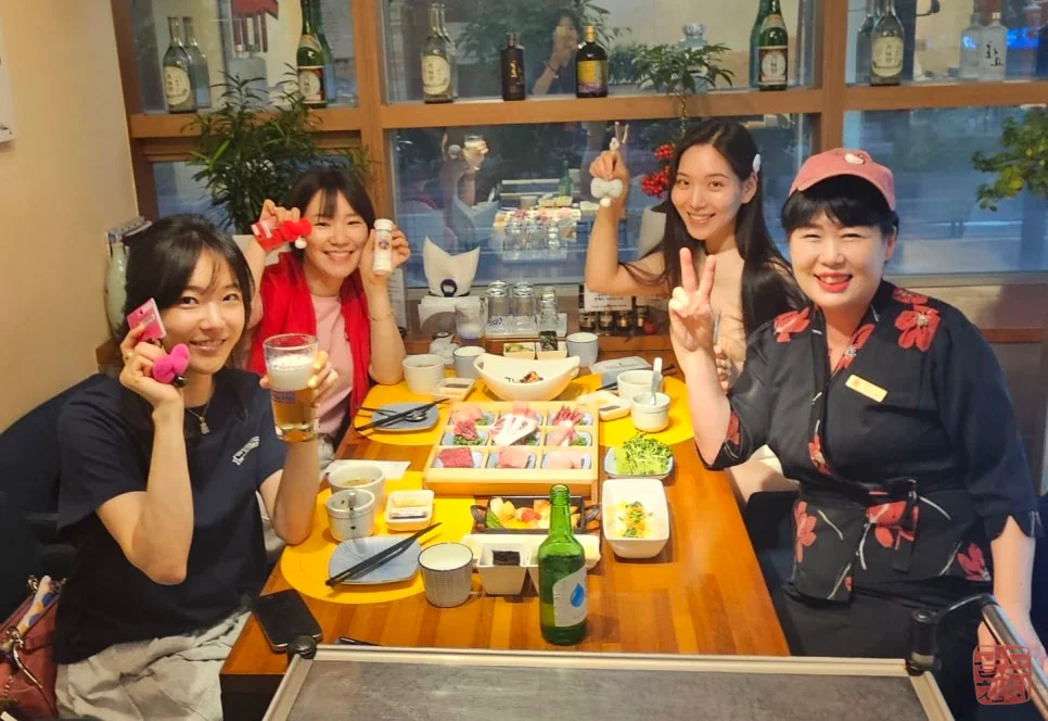 잠실 방이동 친구 모임 장소 추천, 헬로키티 취향의 세 분이 함께한 골드참치 저녁 요리 전문점 방문기