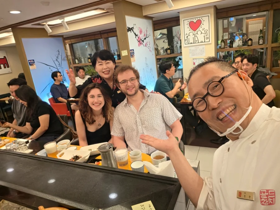 인스타그램 영상이 이끈 네덜란드 커플의 한국 미식 여정, 골드참치 방이점