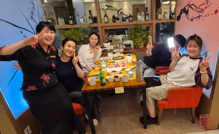 잠실 방이동을 찾은 중국 유튜버, 글로벌 미디어가 제안하는 미식 여행의 새로운 경로